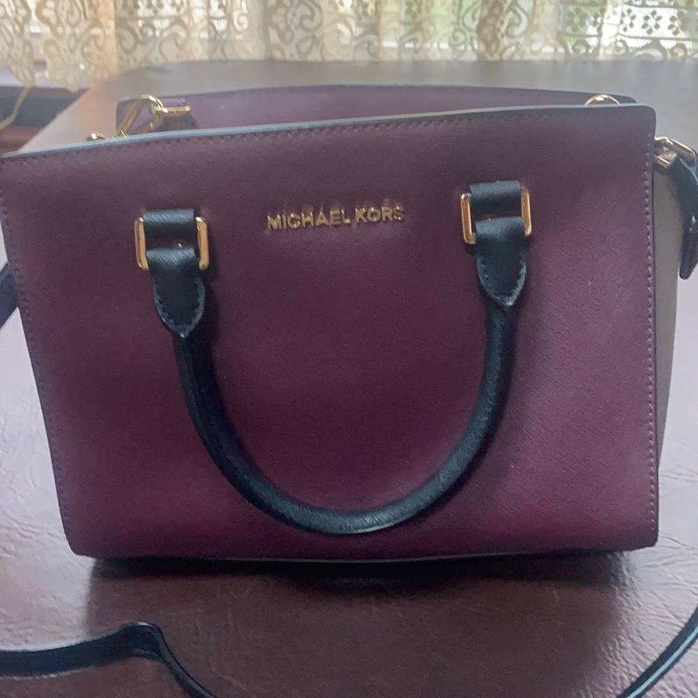 Michael kors crossbody